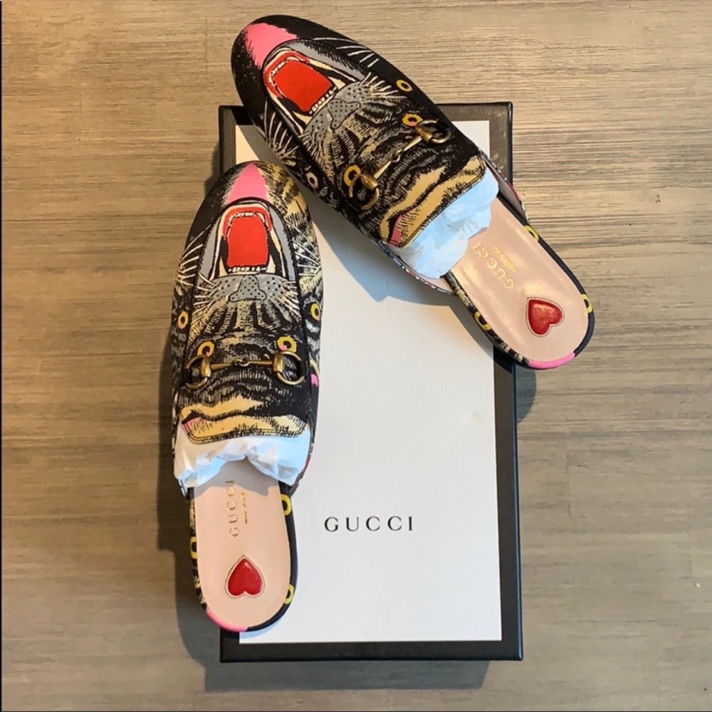 Authentic NWT & Box GUCCI Tiger Print Loafers